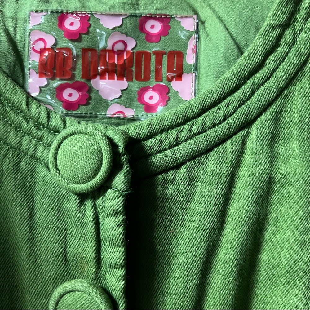 S◢◤O◢◤L◢◤D 
BB Dakota Spring Green 1/2 Sleeve Button Front Jacket - Picture 4 of 6